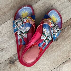 ICON Pink/Multi Wearable Art Jelly Slide Sandals size 9‎